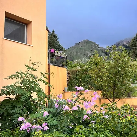 Проживание в семье Art&green House Кастельбуоно